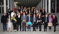 Foto de familia de autoridades, alumnos y profesorado del mster