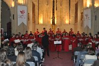 El Pblico llen la Magdalena para oir el concierto de la Camerata de la Universidad de Cantabria y a la coral Averroes de la UCO