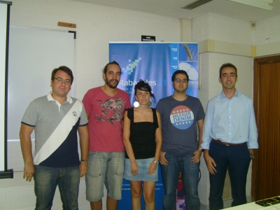 Los ganadores con los organizadores del torneo