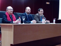 Miguel Valcrcel acompaado por Enrique Quesada y Alberto Marinas en la charla inaugural del III Congreso de Investigadores Noveles