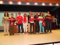 Foto de familia de premiados y autoridades