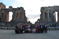 Alumnos de la Ctedra en el Teatro de Taormina