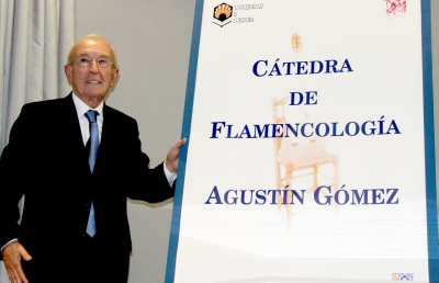 Agustn Gmez, el 25 de abril de 2016, tras descubrir la placa de la Ctedra con su nombre