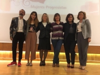 Foto de familia de los galardonados en la vigsima edicin de los Premios Mujeres Progresistas 2017