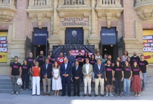 Foto de autoridades y personal investigador