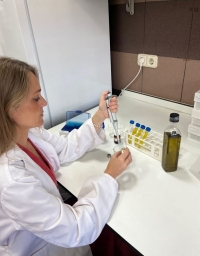 La investigadora de la Universidad de Sevilla Raquel María Callejón, autora principal del artículo. 